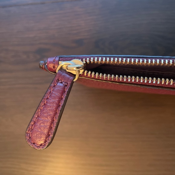 Burgundy Michael Kors clutch - Picture 4 of 5